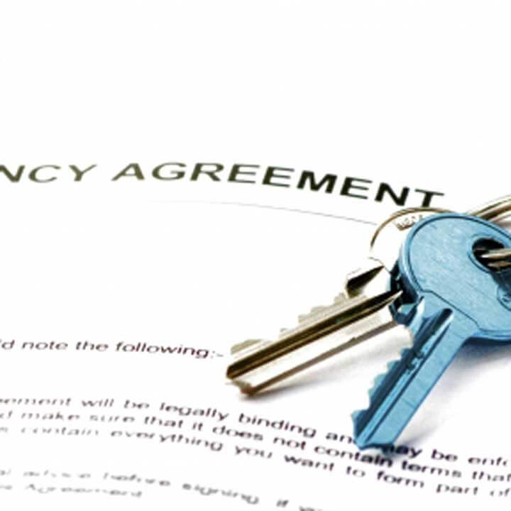 Set of keys on a tenancy agreement