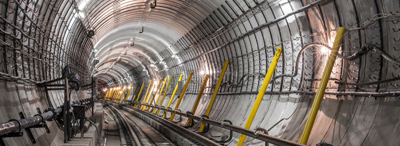 The construction of the subway tunnel 781x285