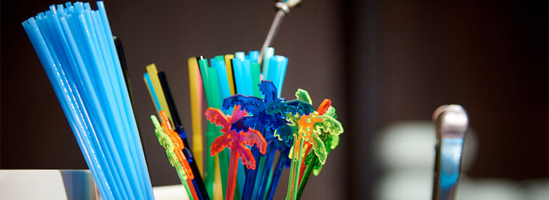 colourful_plastic_drinking_straws_and_stirrers